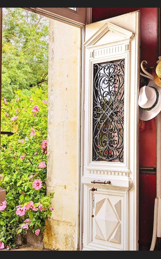 L'Angelique Hotel Bouillé-Courdault Екстериор снимка